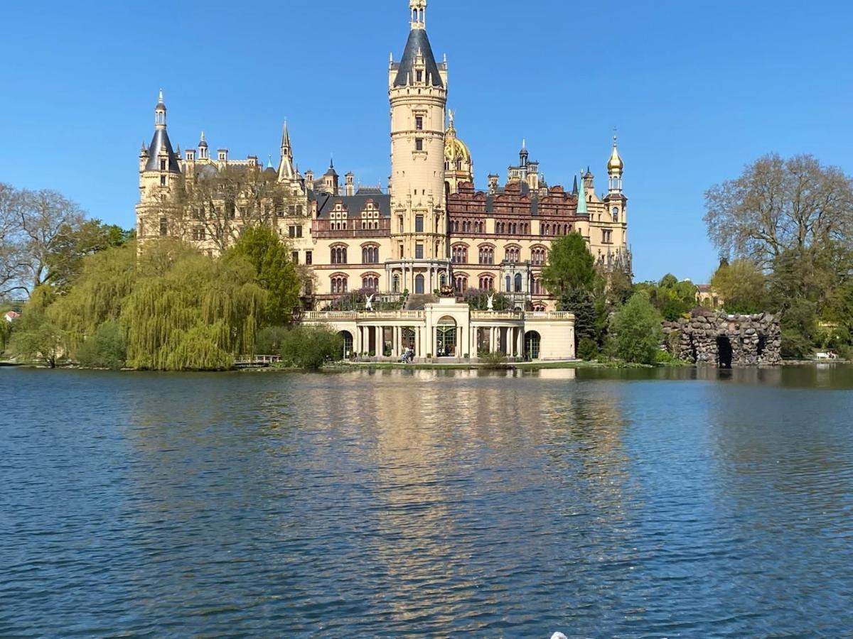 Stilvolle Ferienwohnung In Der Naehe Von Schwerin Dummer Exteriör bild